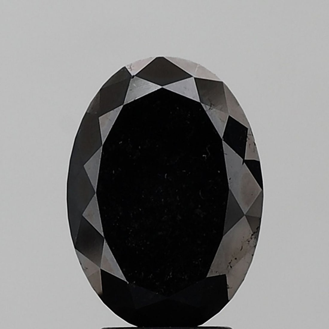 Loose Diamond - OVAL 3.85ct Fancy Black VS2: Loose Diamond - OVAL 3.85ct Fancy Black VS2 Source: Natural Shape: OVAL Carats: 3.85 Color: Fancy Black Certification: NONE Video: