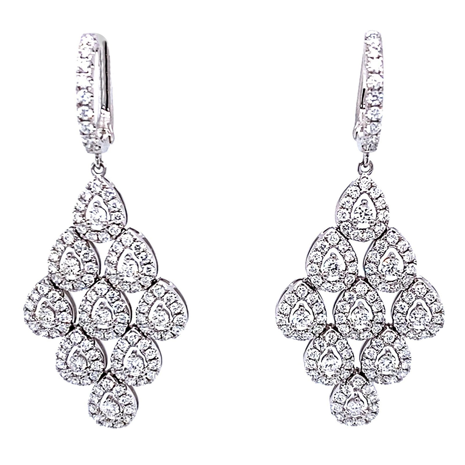 2.60ct Diamond Chandelier Earrings 18k White Gold with GIA Appraisal: 2.60ct Diamond Chandelier Earrings 18k White Gold with GIA Appraisal Exquisite 2.60ct diamond chandelier earrings crafted from high-quality 18k white gold. Featuring a stunning design that mimics the 
