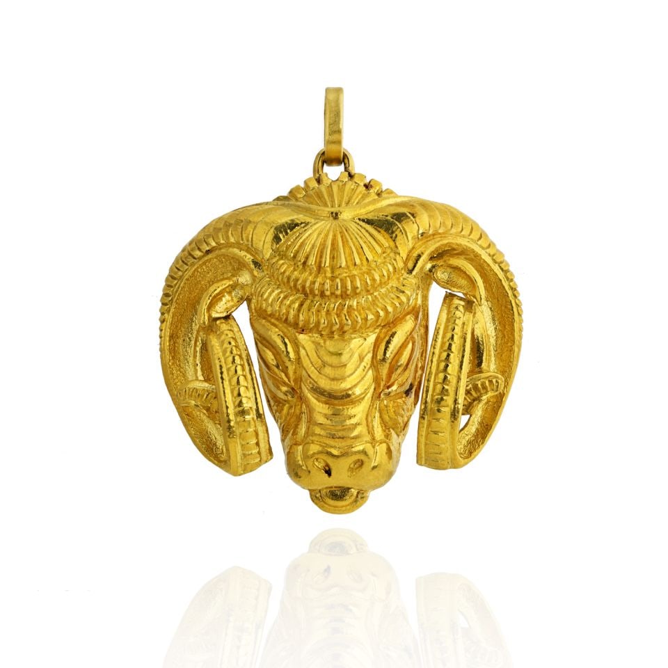David Webb Zodiac Kingdom 18K Yellow Gold Aries Ram Head Pendant: David Webb Zodiac Kingdom 18K Yellow Gold Aries Ram Head Pendant Introducing a stunning David Webb Zodiac Kingdom Aries Ram Head Pendant, crafted from luxurious 18K yellow gold. This exquisite pendant