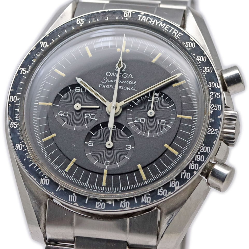 OMEGA Speedmaster 145.022-69ST 5th Straight Writing Japan: OMEGA Speedmaster 145.022-69ST 5th Straight Writing Japan This Omega Speedmaster Professional 145.022-69ST is a classic men's wristwatch featuring a round stainless steel case and band. It is powered 