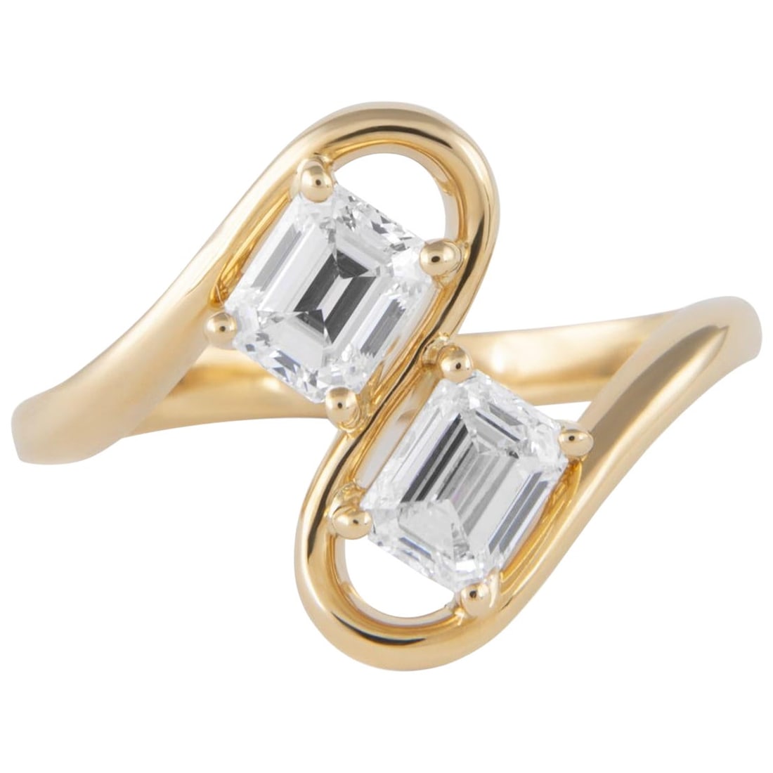 1.06ct GIA Emerald Cut Toi Et Moi Ring in 18k Yellow Gold: 1.06ct GIA Emerald Cut Toi Et Moi Ring in 18k Yellow Gold This stunning contemporary Toi Et Moi ring features two exquisite emerald cut diamonds totaling 1.06 carats, showcasing GIA certified D color 