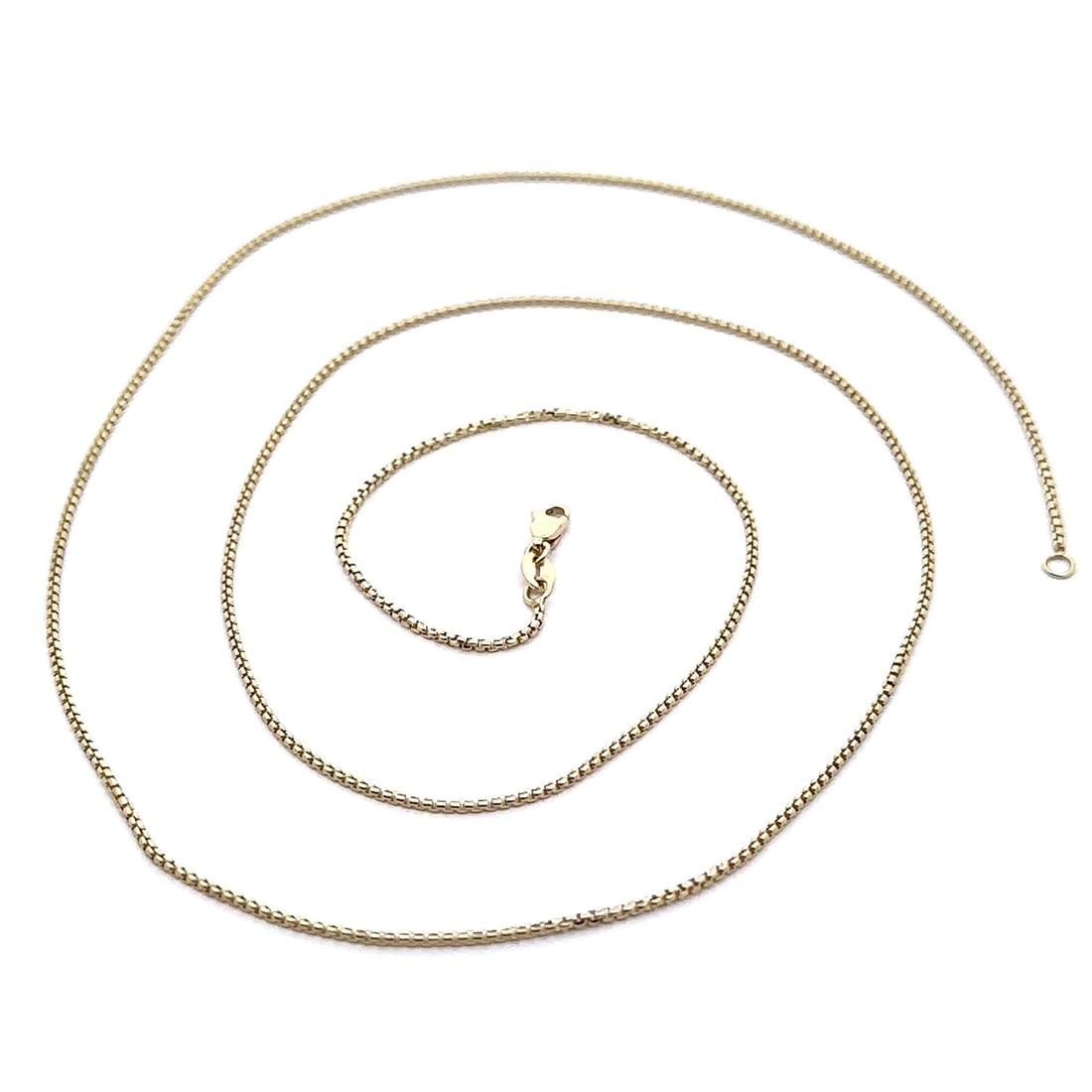 Beveled Box Link 14k Yellow Gold Chain Necklace 24 Inch 1mm: Beveled Box Link 14k Yellow Gold Chain Necklace 24 Inch 1mm This un-used necklace features a solid 14k yellow gold beveled box link chain, measuring 24 inches in length with a 1mm thickness. Designed 