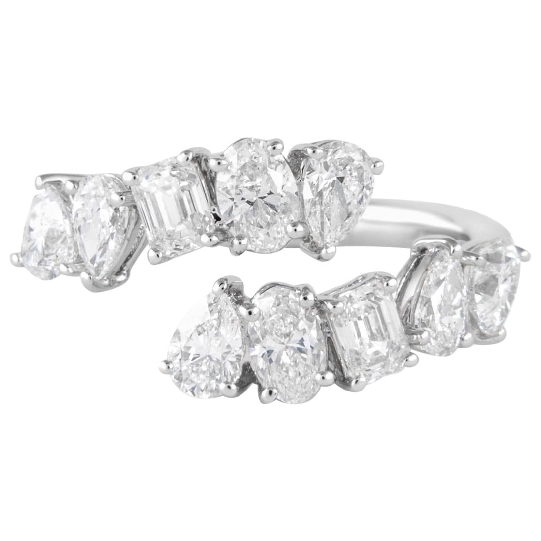 1.92ct Multi Diamond Bypass Ring 18k White Gold GIA Appraised: 1.92ct Multi Diamond Bypass Ring 18k White Gold GIA Appraised This exquisite multi-diamond bypass ring features a total weight of 1.92 carats, crafted in 18k white gold. The design showcases an array 