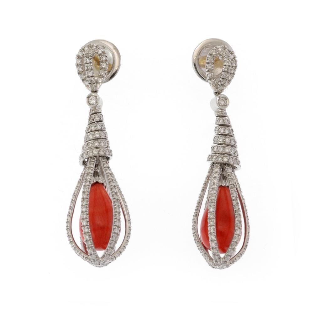Estate 4.95ct Diamond Coral Long Dangle Earrings 18k White Gold: Estate 4.95ct Diamond Coral Long Dangle Earrings 18k White Gold Elevate your style with these exquisite Estate dangle earrings, featuring a stunning long cage design crafted from 18k white gold. Each 
