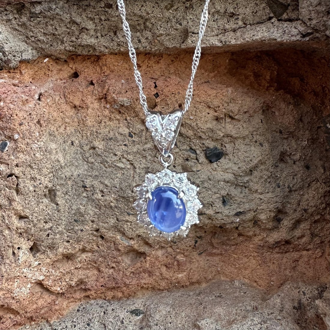 Unbranded Platinum Star Sapphire Diamond Halo Pendant Necklace 2.39ctw: Unbranded Platinum Star Sapphire Diamond Halo Pendant Necklace 2.39ctw Vintage women's necklace and pendant set featuring a natural blue star sapphire cabochon framed by a diamond halo. Crafted in sol