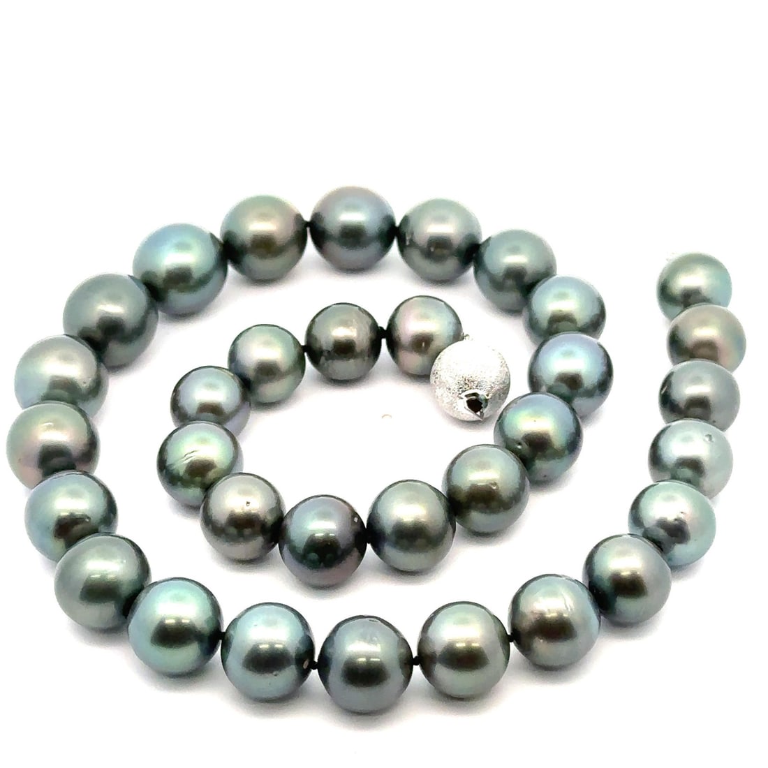 Tahitian Pearl Necklace 12.1-14.7mm with 14k White Gold Clasp: Tahitian Pearl Necklace 12.1-14.7mm with 14k White Gold Clasp Elevate your style with this exquisite Tahitian Pearl Strand Necklace. Crafted from 33 genuine cultured Tahitian pearls, this necklace fea