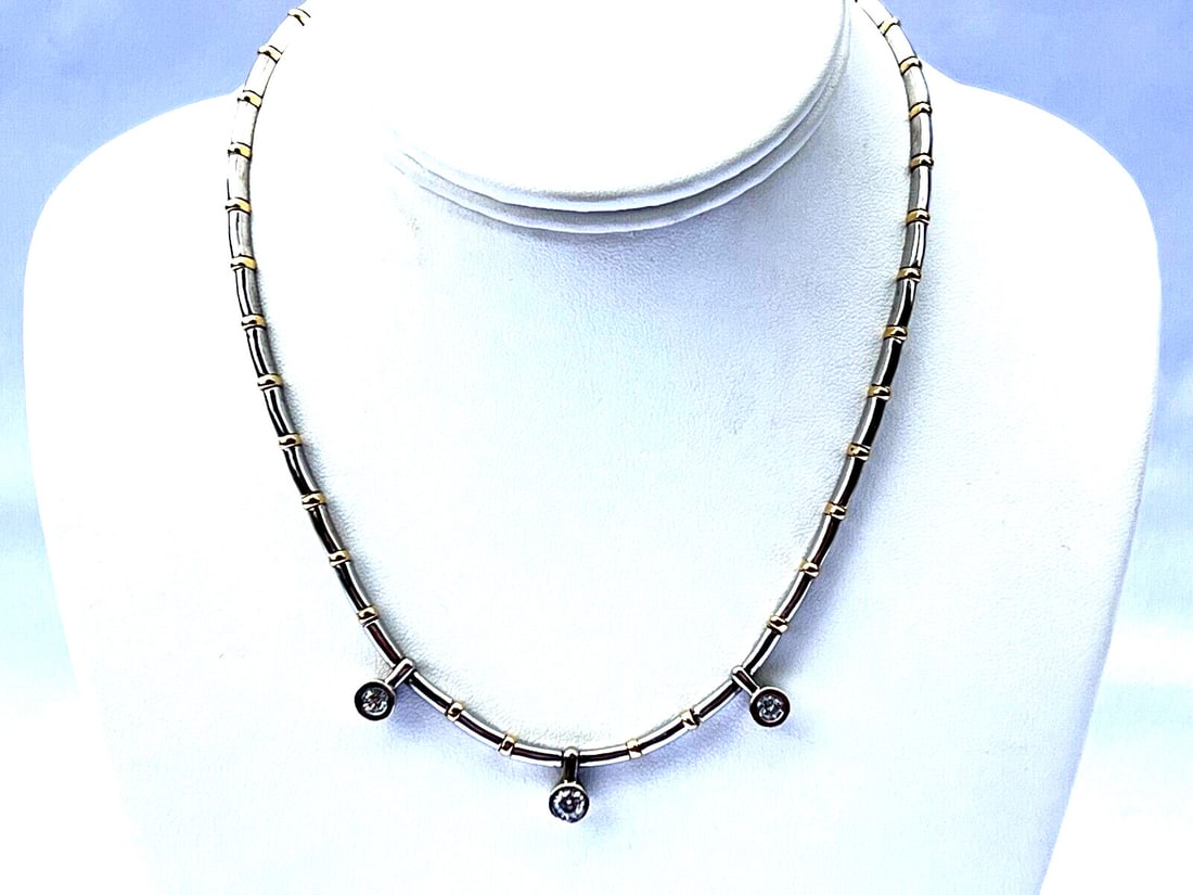 14K White Yellow Gold Diamond Collar Necklace 1ct GHIVS: 14K White Yellow Gold Diamond Collar Necklace 1ct GHIVS This exquisite necklace features a stunning combination of 14K white and yellow gold, adorned with approximately 1ct of GHIVS diamonds. Weighing