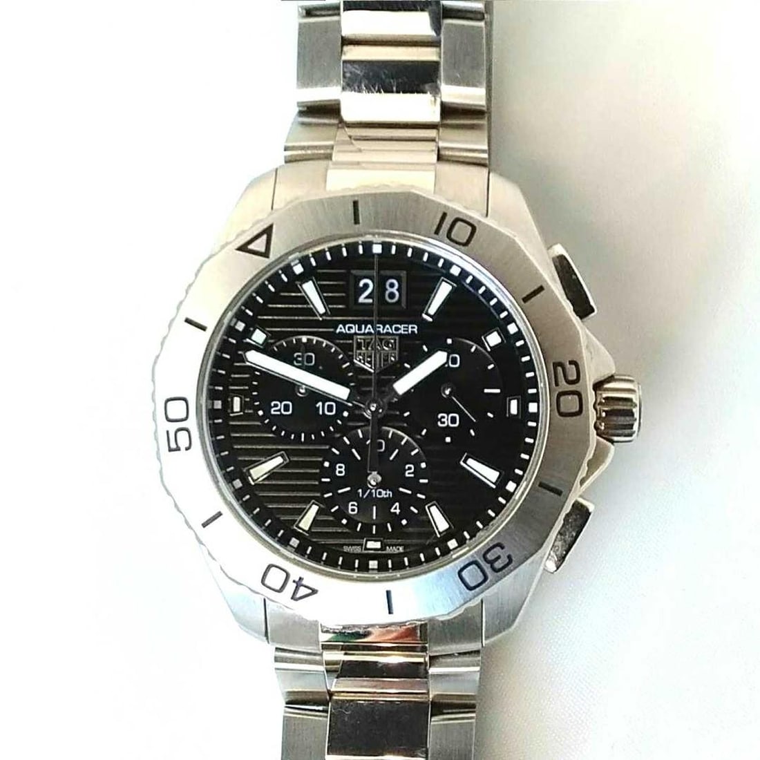 Mens Chronograph Wristwatch TAG Heuer Aquaracer Professional 200 CBP1100: Mens Chronograph Wristwatch TAG Heuer Aquaracer Professional 200 CBP1100 TAG Heuer Aquaracer Professional 200 Chronograph men's wristwatch in pre-owned condition. The watch is identified as Swiss orig