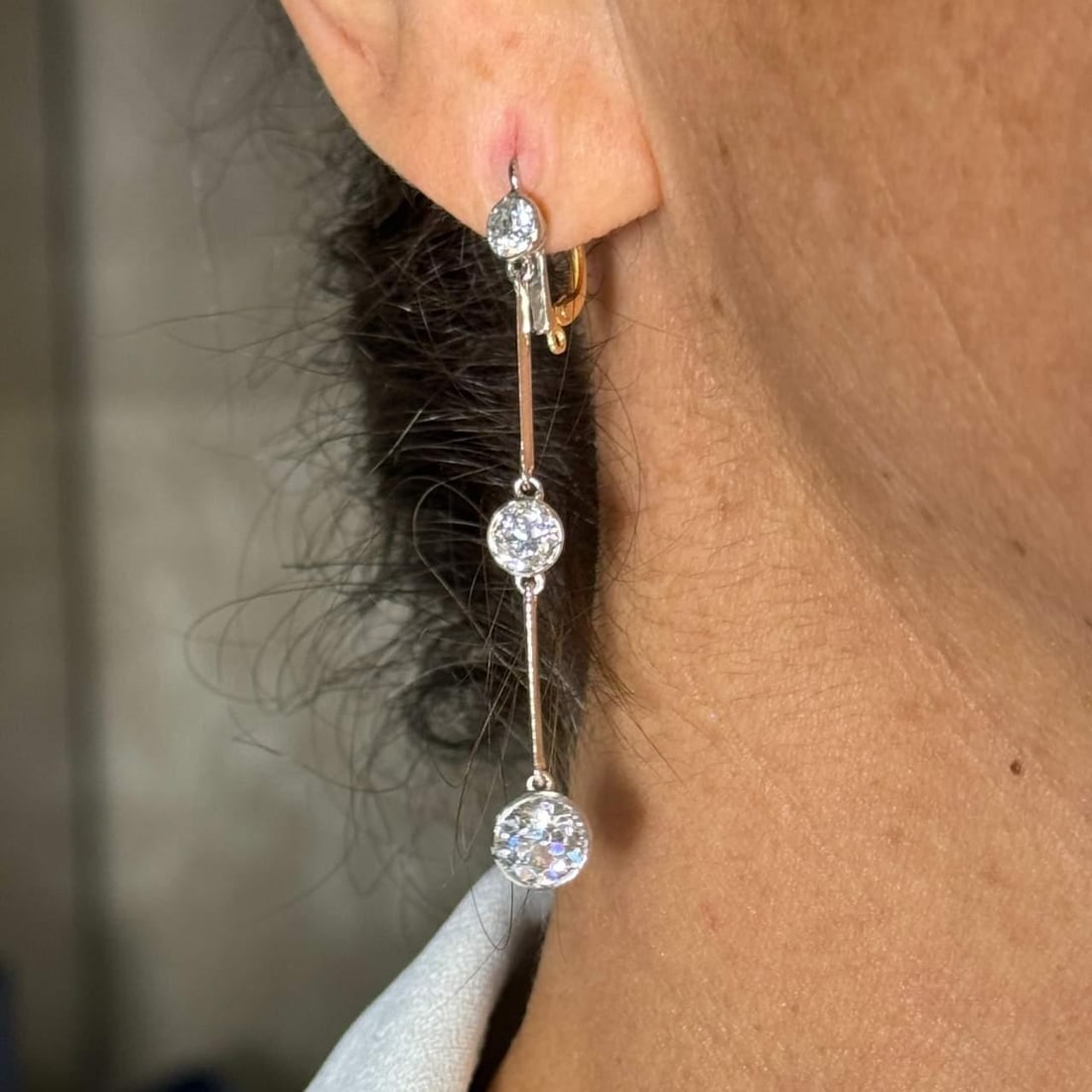 Platinum 18K Diamond Earrings 4.36 Ct European Cut 2.25 Inch: Platinum 18K Diamond Earrings 4.36 Ct European Cut 2.25 Inch Elevate your elegance with these stunning Platinum and 18K Diamond Earrings. Featuring a total diamond weight of 4.36 carats, these earring