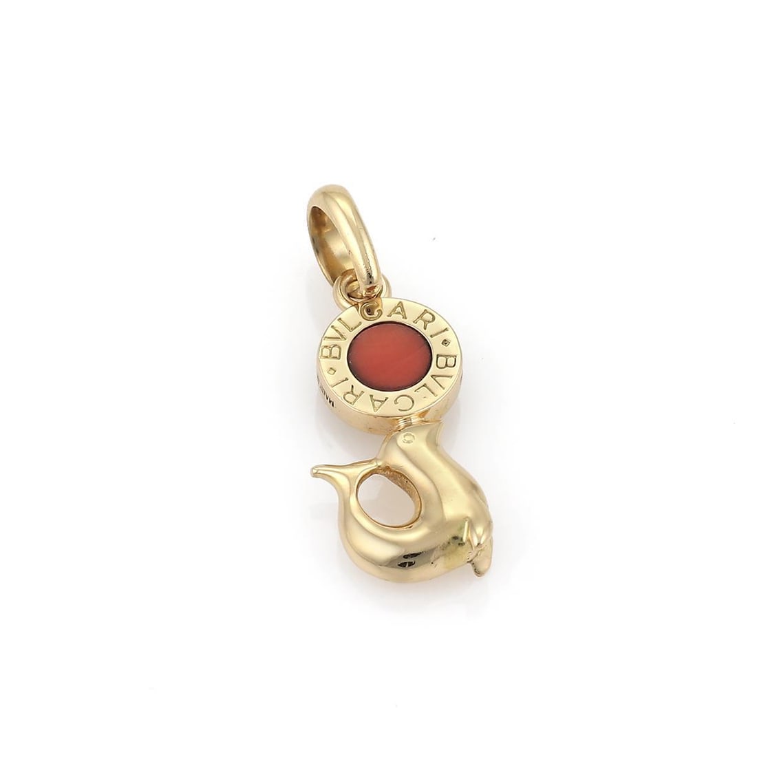 Bvlgari 18k Yellow Gold Coral Onyx Sea Lion Pendant: Bvlgari 18k Yellow Gold Coral Onyx Sea Lion Pendant Discover this exquisite Bvlgari pendant, a stunning piece crafted from 18k yellow gold. This unique pendant features a small engraved bezel disc wit