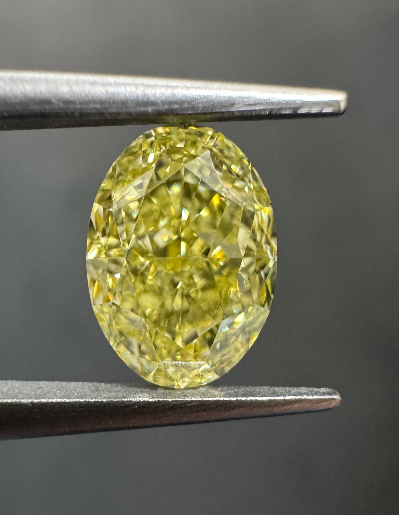 Loose Diamond - OVAL 1.5ct Fancy Intense Yellow VS1: Loose Diamond - OVAL 1.5ct Fancy Intense Yellow VS1 Source: Natural Shape: OVAL Carats: 1.5 Color: Fancy Intense Yellow Certification: GIA Video: