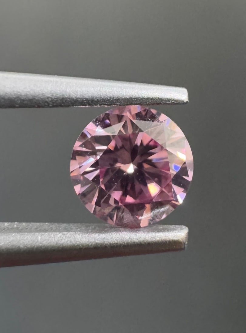 Loose Diamond - ROUND 0.22ct Fancy Vivid Purplish Pink SI1: Loose Diamond - ROUND 0.22ct Fancy Vivid Purplish Pink SI1 Source: Natural Shape: ROUND Carats: 0.22 Color: Fancy Vivid Purplish Pink Certification: GIA The Diamond Depot Guarantee: All items in this 