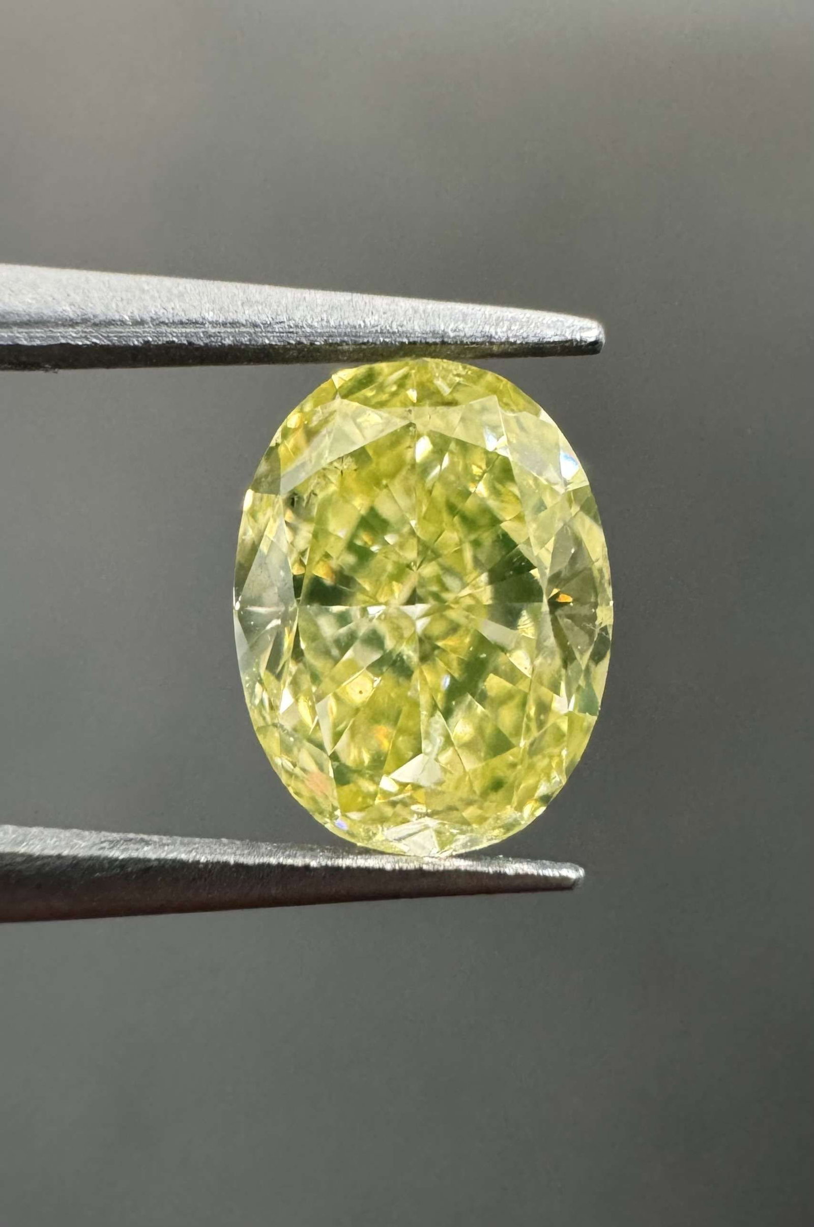 Loose Diamond - OVAL 0.59ct Fancy Intense Yellow SI1: Loose Diamond - OVAL 0.59ct Fancy Intense Yellow SI1 Source: Natural Shape: OVAL Carats: 0.59 Color: Fancy Intense Yellow Certification: GIA Video: