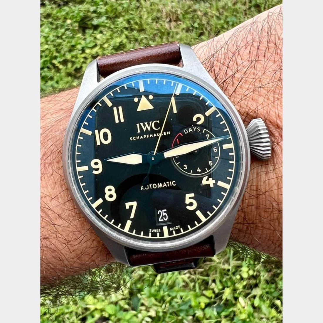 IWC Big Pilot IW501004 Titanium Heritage 7 Day Power Reserve Watch: IWC Big Pilot IW501004 Titanium Heritage 7 Day Power Reserve Watch Discover the IWC Big Pilot Titanium Heritage 7 Day Power Reserve Watch, a stunning timepiece that combines elegance and functionality