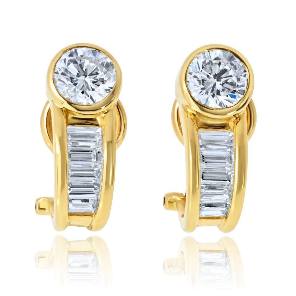 Elegant 18K Yellow Gold Earrings With Round and Baguette Diamonds 2.00cttw: Elegant 18K Yellow Gold Earrings With Round and Baguette Diamonds 2.00cttw Elegant 18K yellow gold earrings featuring a total of 2.00 carats of round brilliant diamonds (D-F color, VS clarity), with e