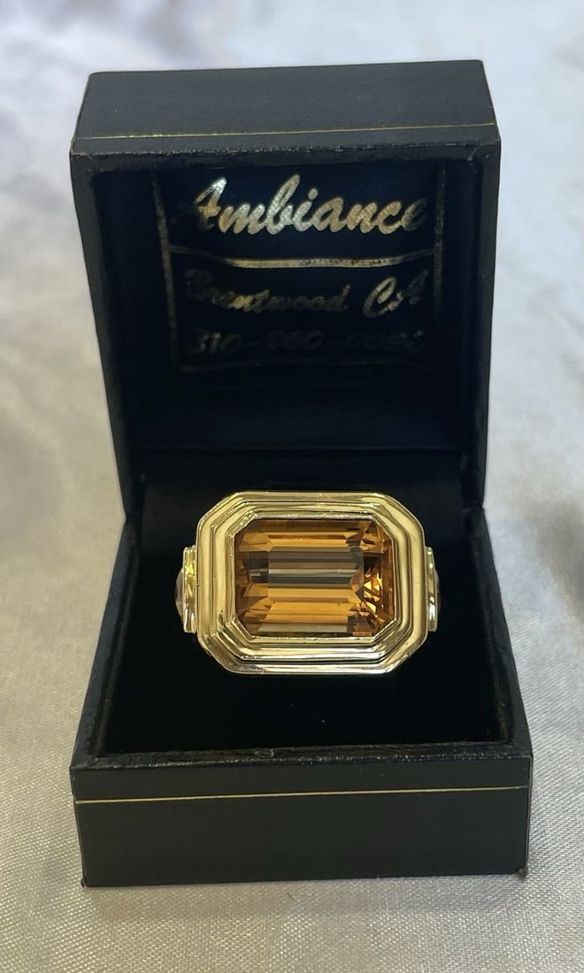 FD French 18k Yellow Gold Citrine Ring Size 7.5: FD French 18k Yellow Gold Citrine Ring Size 7.5 This exquisite French ring features a striking citrine gemstone set in 18k yellow gold. Crafted with exceptional detail and workmanship, the ring is ful