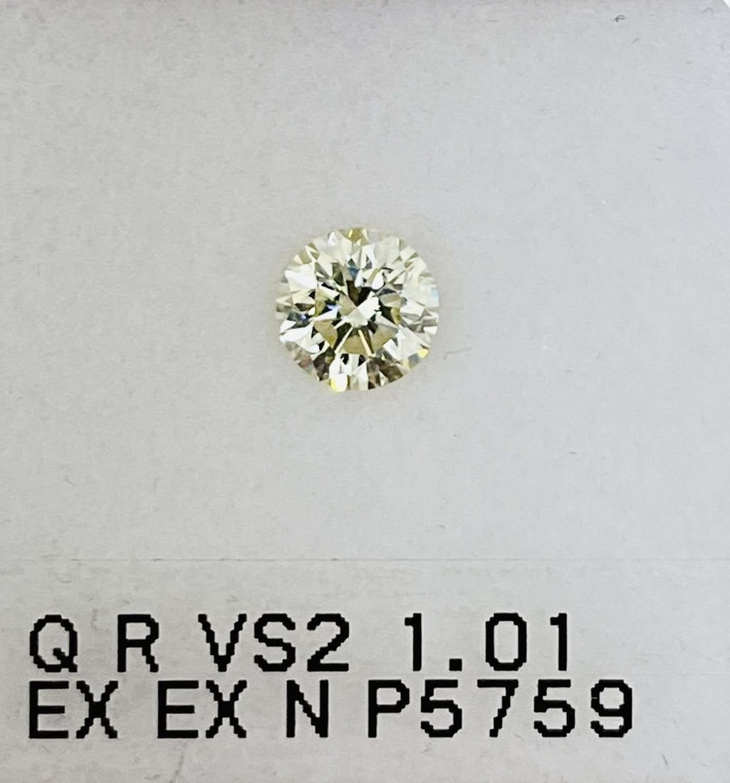 Loose Diamond - ROUND 1.01ct Q-R VS2: Loose Diamond - ROUND 1.01ct Q-R VS2 Source: Natural Shape: ROUND Carats: 1.01 Color: Q-R Certification: GIA The Diamond Depot Guarantee: All items in this auction are guaranteed to be 100% authentic.