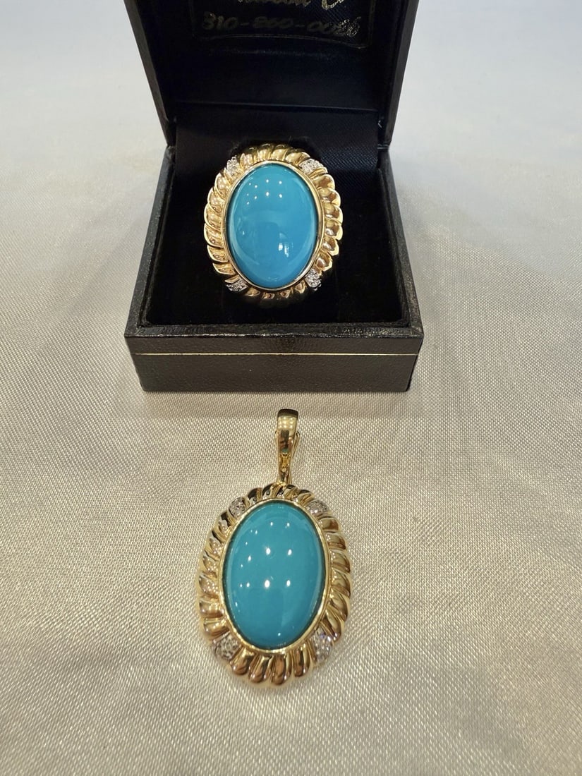 14K Yellow Gold Turquoise Diamond Ring Pendant Set Size 7.25: 14K Yellow Gold Turquoise Diamond Ring Pendant Set Size 7.25 Discover this stunning set featuring a 14k yellow gold ring and pendant, beautifully adorned with turquoise and diamonds. The ring, sized a