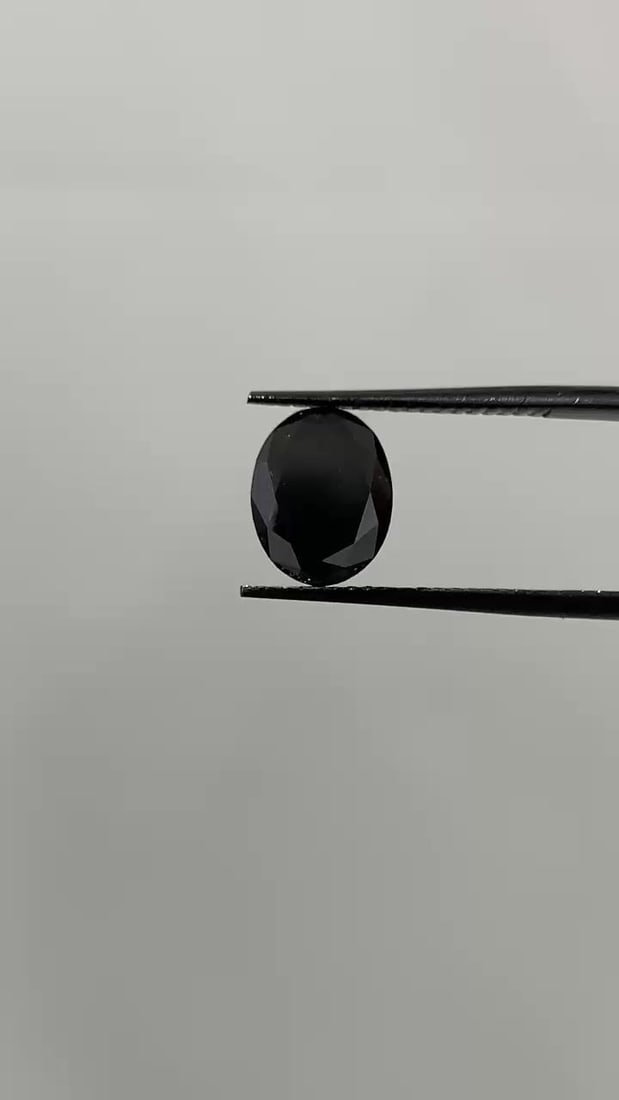 Loose Diamond - OVAL 1.77ct Fancy Black VVS2: Loose Diamond - OVAL 1.77ct Fancy Black VVS2 Source: Natural Shape: OVAL Carats: 1.77 Color: Fancy Black Certification: GIA Video: