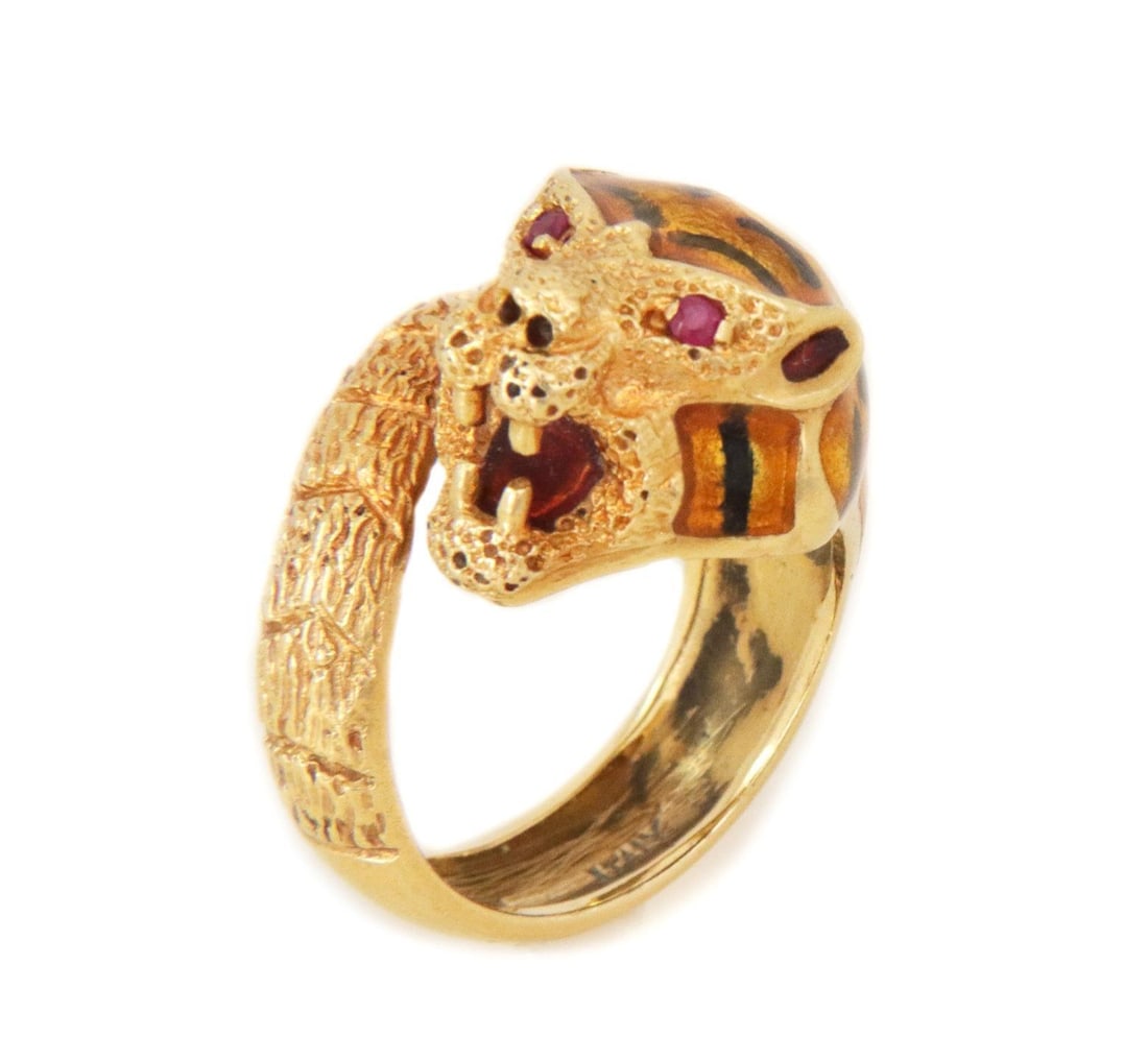 Estate 18k Yellow Gold Tiger Bypass Ring with Ruby Eyes Size 5: Estate 18k Yellow Gold Tiger Bypass Ring with Ruby Eyes Size 5 This exquisite bypass ring is crafted from high-quality 18k yellow gold, showcasing a striking tiger's head adorned with vibrant orange e