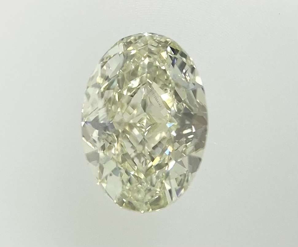 Loose Diamond - OVAL 0.91ct Fancy Light Greenish Yellow SI1: Loose Diamond - OVAL 0.91ct Fancy Light Greenish Yellow SI1 Source: Natural Shape: OVAL Carats: 0.91 Color: Fancy Light Greenish Yellow Certification: GIA The Diamond Depot Guarantee: All items in thi