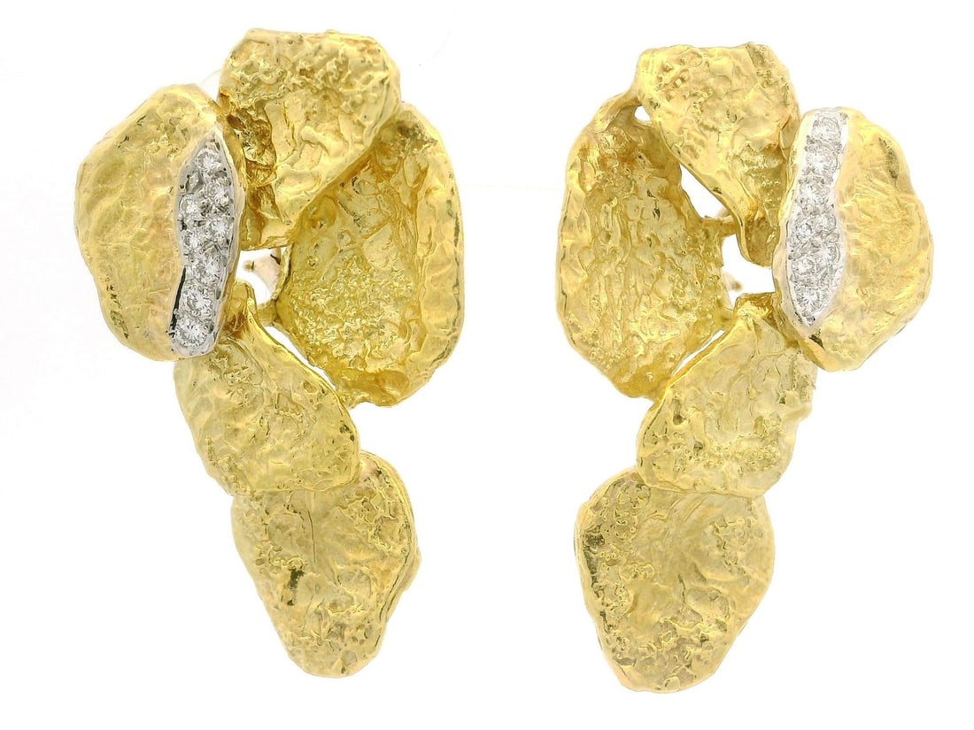 Boris LeBeau Vintage 18k Gold Diamond Textured Clip On Dangle Earrings: Boris LeBeau Vintage 18k Gold Diamond Textured Clip On Dangle Earrings Elevate your style with these exquisite Vintage Brutalist Dangle Clip-On Earrings by Boris LeBeau, crafted from solid 18k yellow 