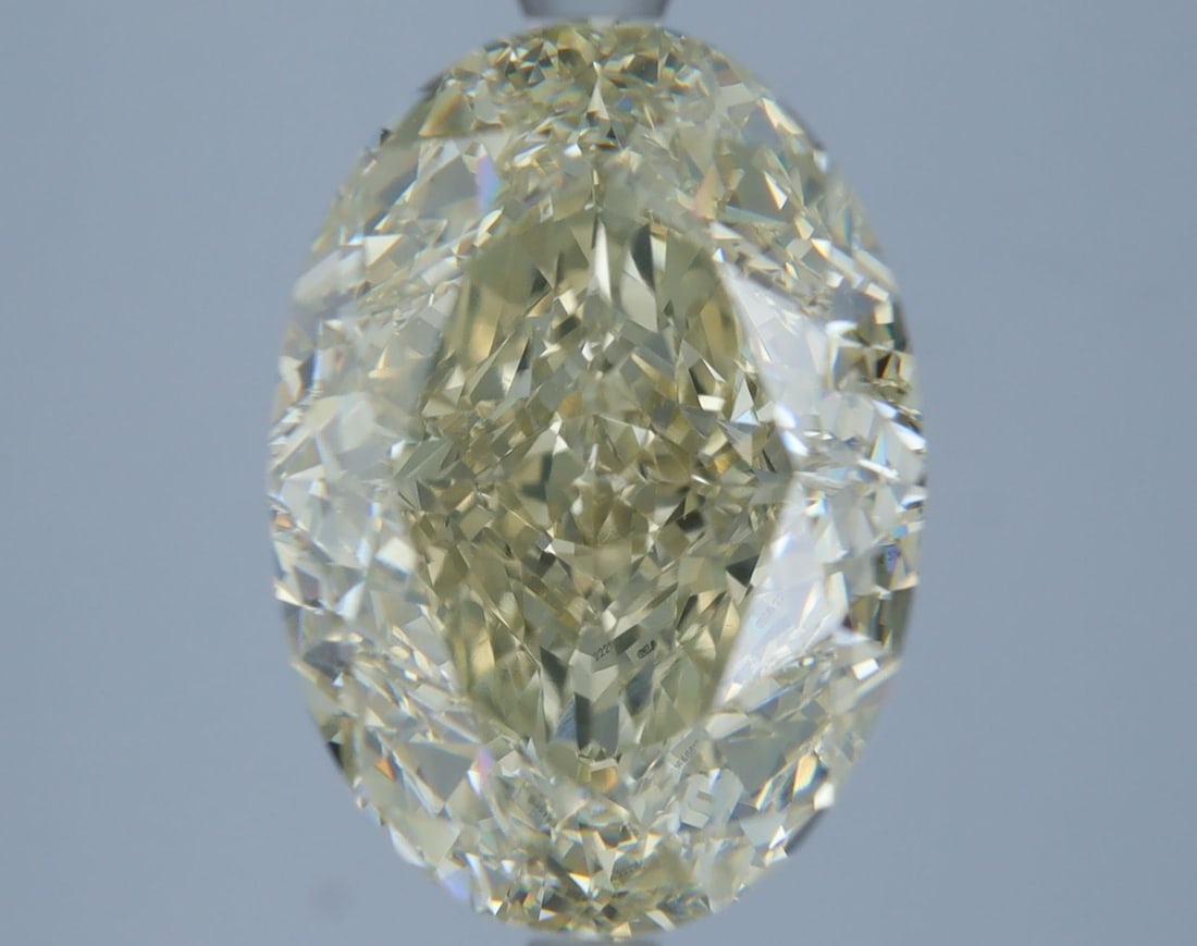 Loose Diamond - OVAL 5.09ct Fancy Light Brownish Yellow VS2: Loose Diamond - OVAL 5.09ct Fancy Light Brownish Yellow VS2 Source: Natural Shape: OVAL Carats: 5.09 Color: Fancy Light Brownish Yellow Certification: GIA Video: