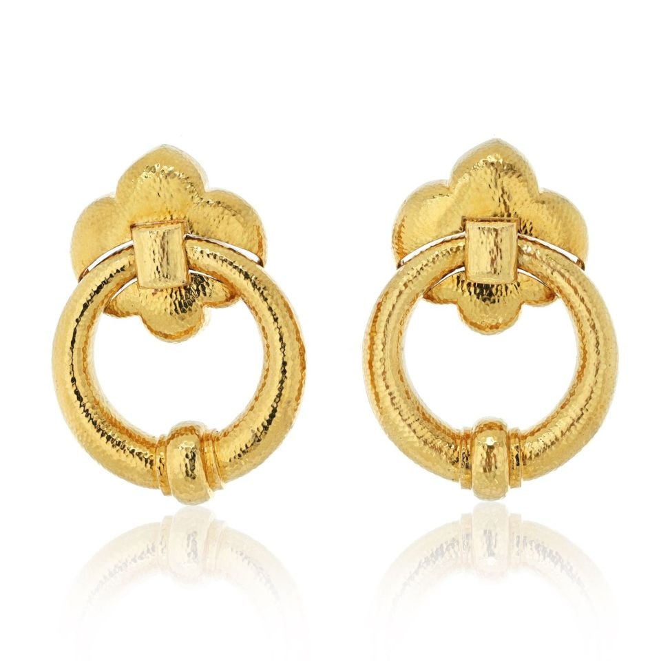David Webb 18K Yellow Gold Oversized Hammered Doorknocker Earrings: David Webb 18K Yellow Gold Oversized Hammered Doorknocker Earrings Elevate your style with these stunning David Webb 18K Yellow Gold Hammered Doorknocker Earrings. Crafted from luxurious 18K yellow go