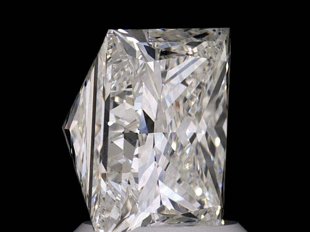 Loose Diamond - PRINCESS 3.18ct J VVS2: Loose Diamond - PRINCESS 3.18ct J VVS2 Source: Natural Shape: PRINCESS Carats: 3.18 Color: J Clarity: VVS2 Certification: GIA Video: