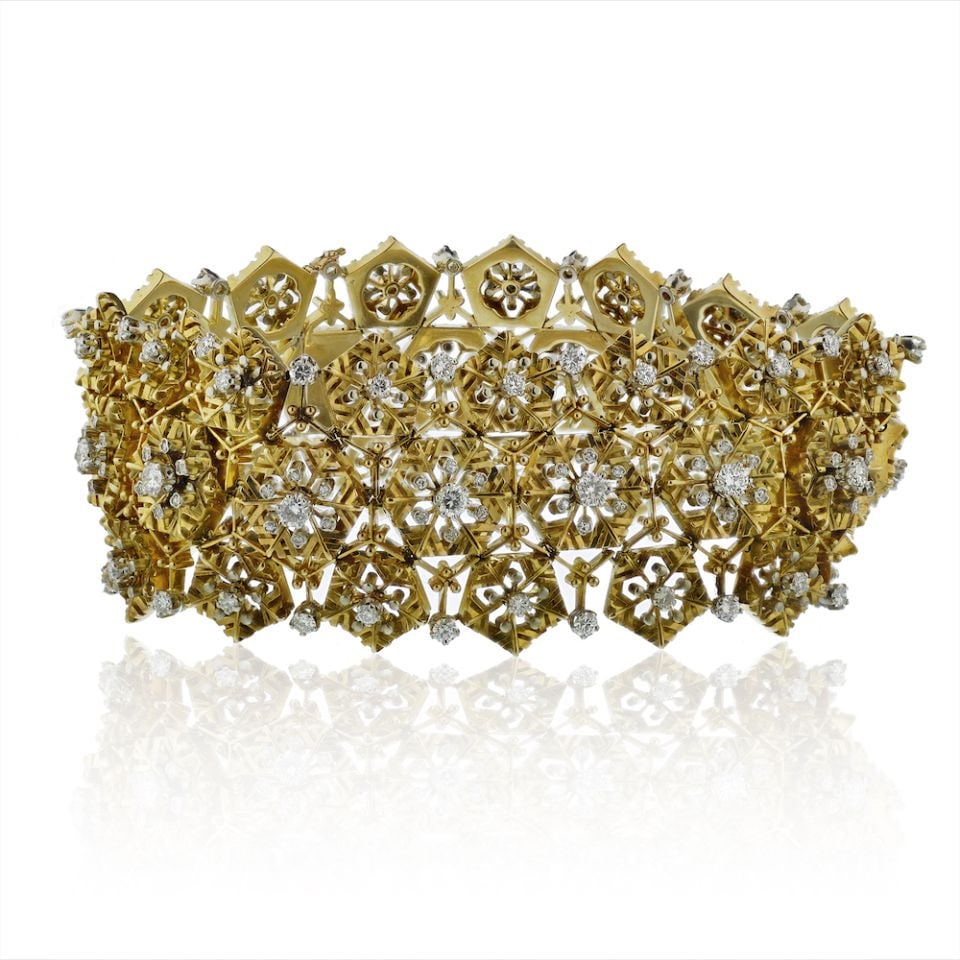 Van Cleef & Arpels 1950s Platinum 18K Yellow Gold Snowflake Diamond Bracelet 6 Carats: Van Cleef & Arpels 1950s Platinum 18K Yellow Gold Snowflake Diamond Bracelet 6 Carats This exquisite Van Cleef & Arpels bracelet, crafted in the 1950s, features a stunning snowflake design. Made from 