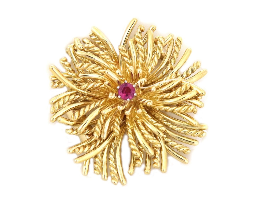 Tiffany & Co. 18k Yellow Gold Ruby Flower Brooch: Tiffany & Co. 18k Yellow Gold Ruby Flower Brooch Discover the exquisite craftsmanship of this authentic Tiffany & Co. brooch, elegantly designed in 18k yellow gold. The brooch features a stunning clus