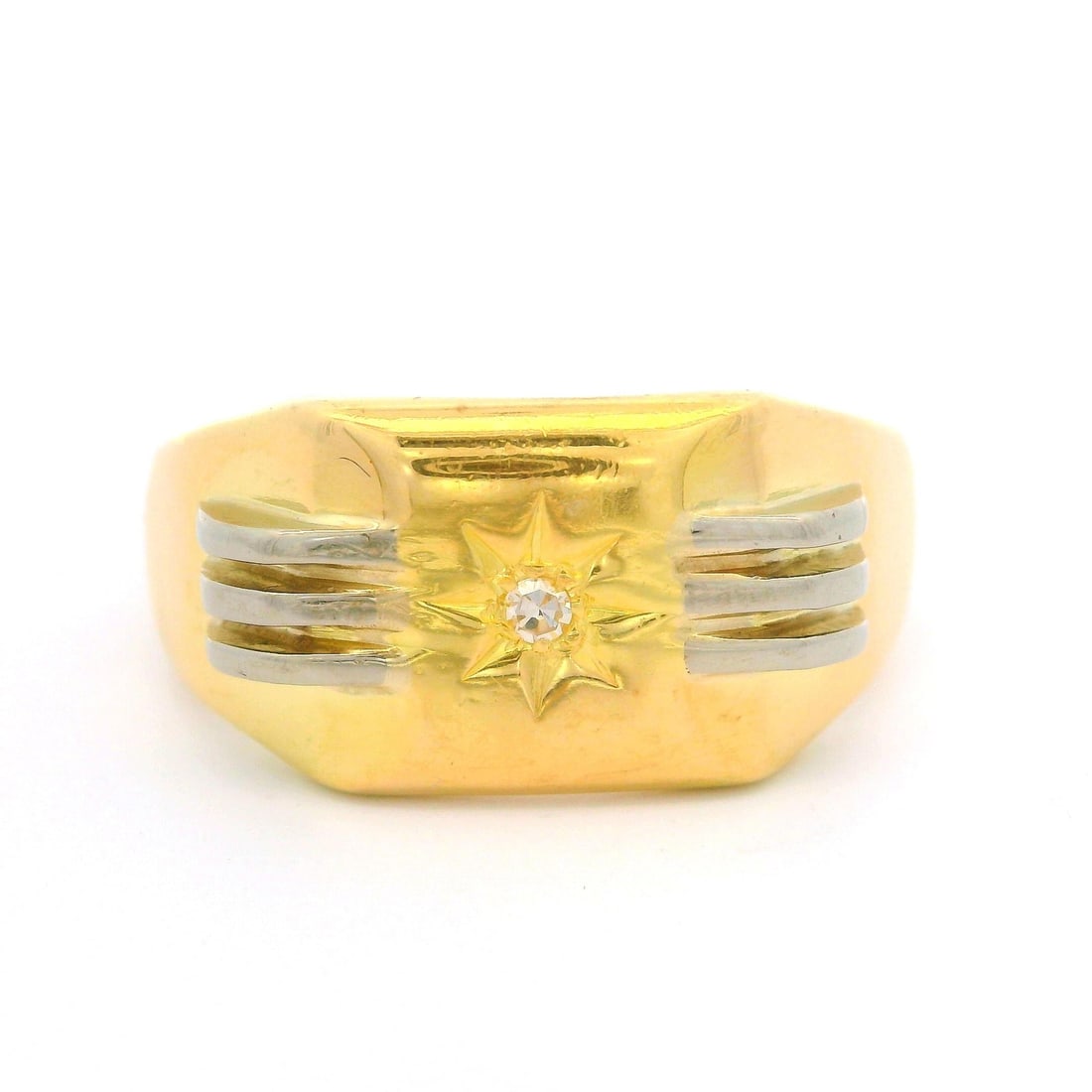 Vintage 18k Yellow Gold Diamond Signet Ring 0.02ctw: Vintage 18k Yellow Gold Diamond Signet Ring 0.02ctw This vintage English signet band ring is crafted from 18k yellow gold, featuring a rectangular grooved design enhanced by a single cut natural diamo