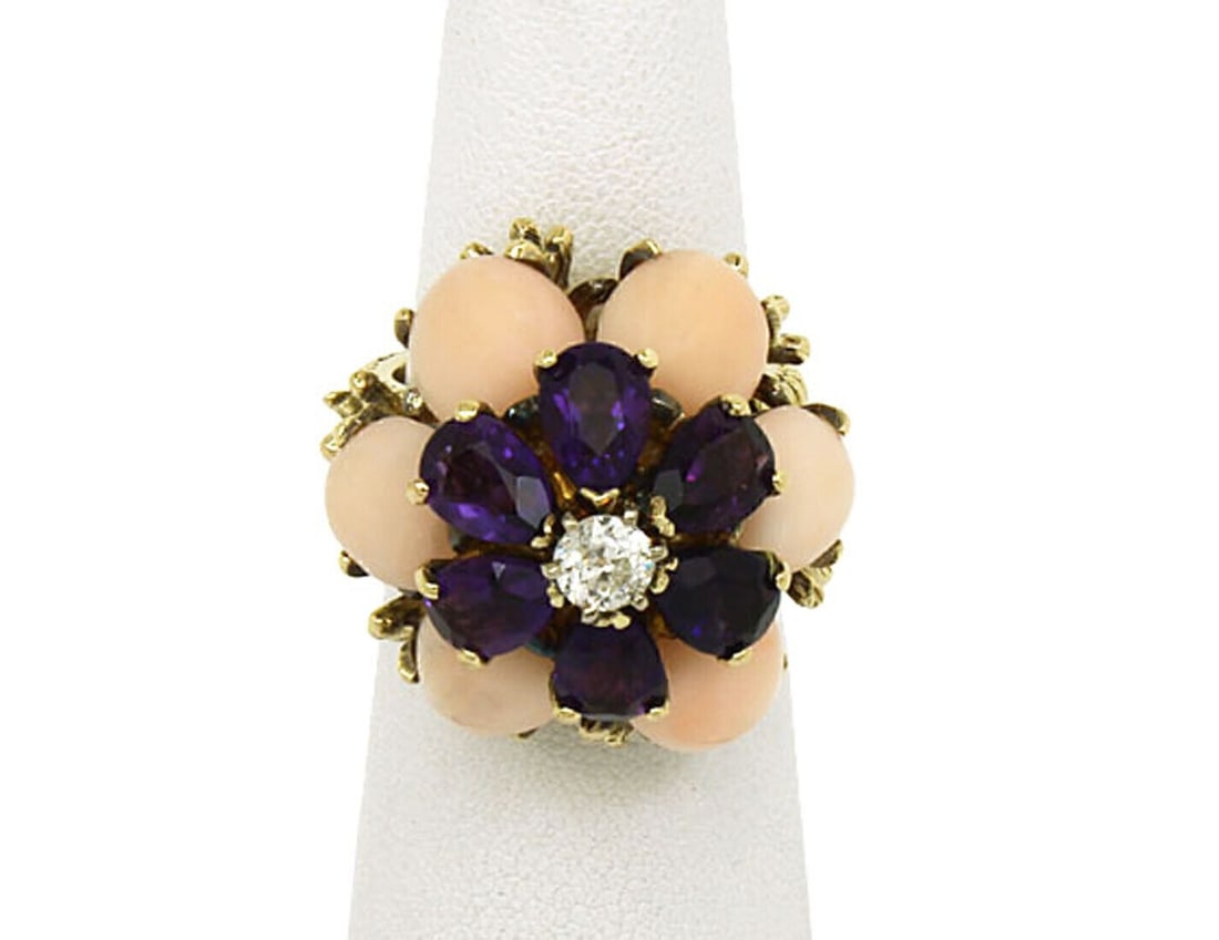 Vintage 18k Yellow Gold Floral Ring with Coral Amethyst Diamonds Size 8: Vintage 18k Yellow Gold Floral Ring with Coral Amethyst Diamonds Size 8 Vintage estate floral statement ring crafted in 18k yellow gold, featuring angel skin coral and amethyst with diamond accents to
