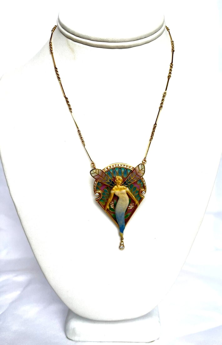 Art Nouveau 18K Yellow Gold Diamond Enamel Necklace-Brooch by Nouveau 1910: Art Nouveau 18K Yellow Gold Diamond Enamel Necklace-Brooch by Nouveau 1910 This exquisite Art Nouveau convertible necklace-brooch from Nouveau 1910 showcases a stunning design crafted from 18K yellow 