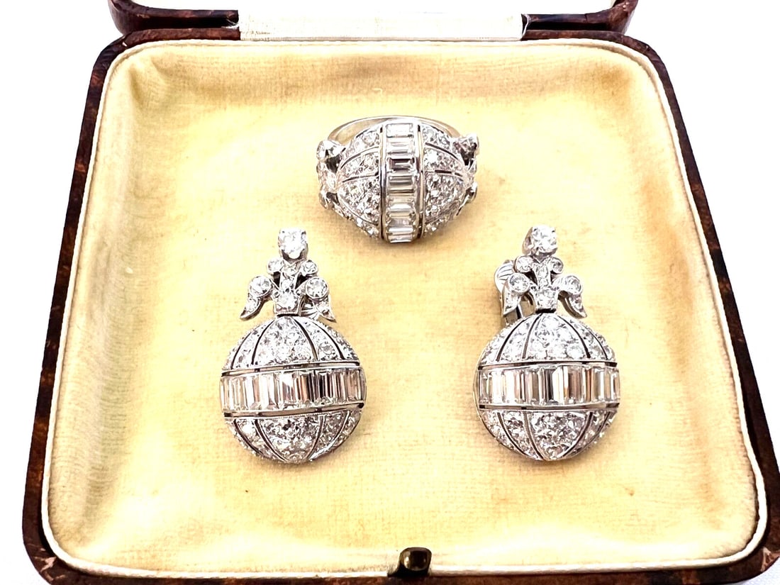 French Art Deco Platinum Diamond Jewelry Set Ring Earrings with Box: French Art Deco Platinum Diamond Jewelry Set Ring Earrings with Box Discover this exquisite French Art Deco jewelry set featuring a stunning platinum and diamond ring along with matching earrings, all