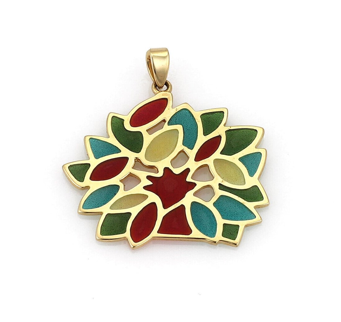 Mikimoto Floral Charm Pendant in 18k Yellow Gold Plique-a-Jour Enamel: Mikimoto Floral Charm Pendant in 18k Yellow Gold Plique-a-Jour Enamel A pre-owned Mikimoto floral charm pendant crafted in 18k yellow gold with Plique-a-Jour enamel. The design features delicate flora