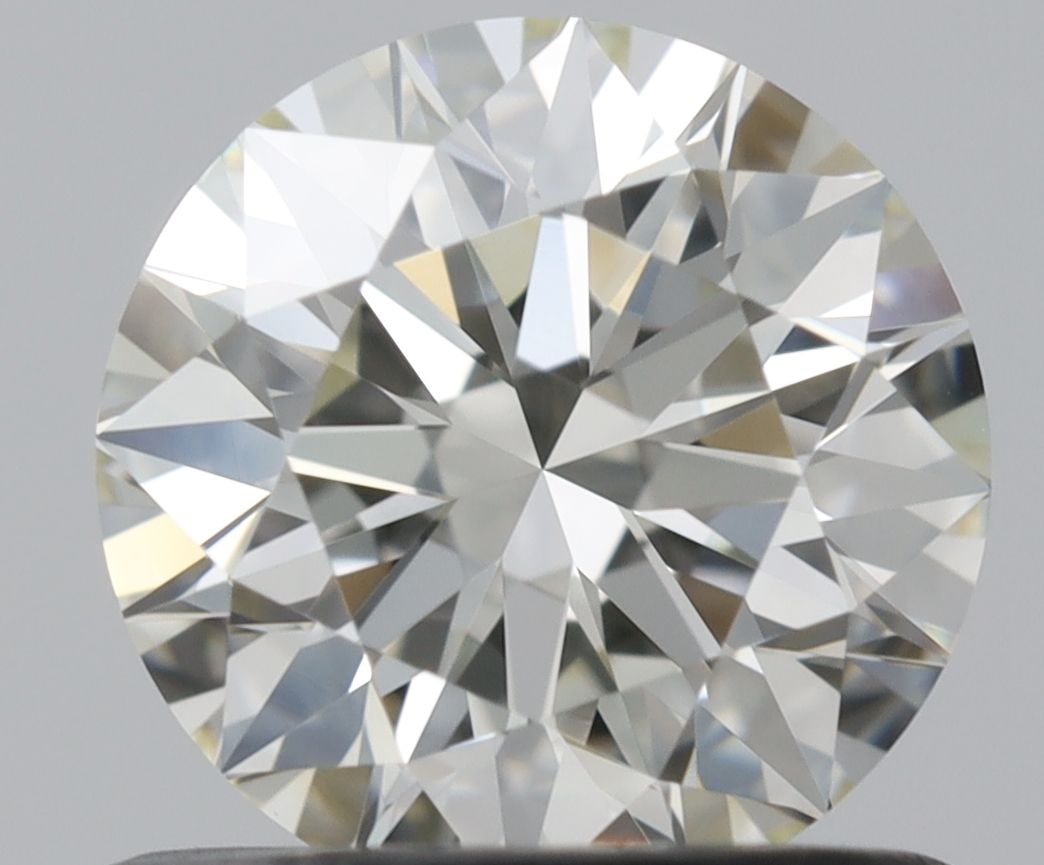 Loose Diamond - ROUND 0.82ct I VVS1: Loose Diamond - ROUND 0.82ct I VVS1 Source: Natural Shape: ROUND Carats: 0.82 Color: I Clarity: VVS1 Certification: IGI The Diamond Depot Guarantee: All items in this auction are guaranteed to be 100%