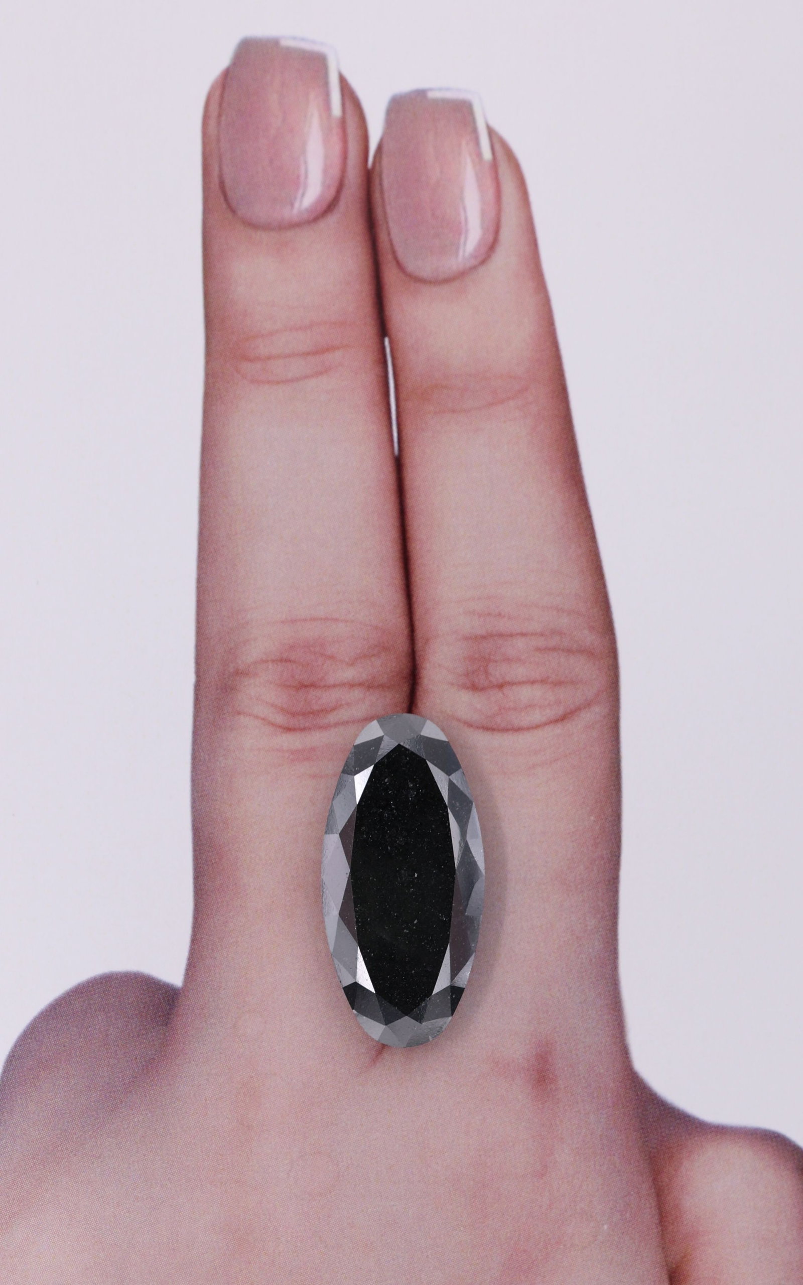 Loose Diamond - OVAL 9.51ct Fancy Black VVS2: Loose Diamond - OVAL 9.51ct Fancy Black VVS2 Source: Natural Shape: OVAL Carats: 9.51 Color: Fancy Black Certification: NONE Video: