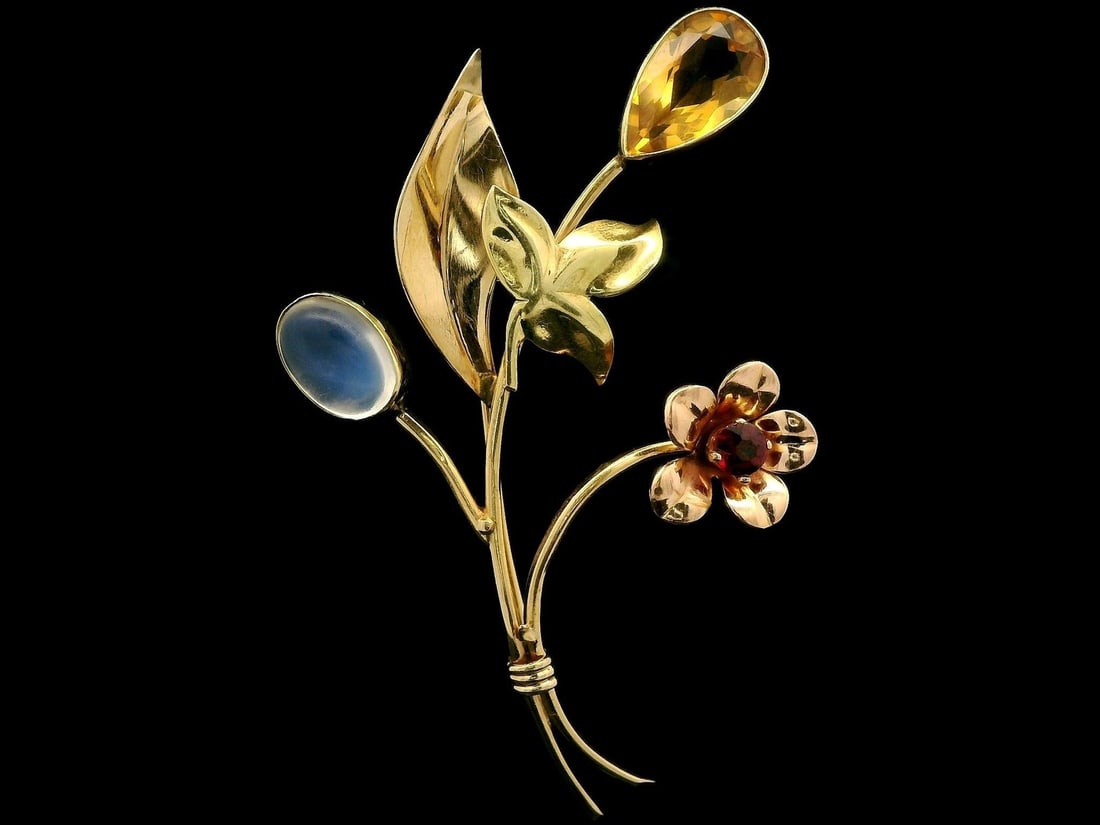 Vintage 14k Rose Green Gold Garnet Citrine Moonstone Brooch Pin: Vintage 14k Rose Green Gold Garnet Citrine Moonstone Brooch Pin This exquisite Vintage Handmade Retro Brooch showcases a stunning combination of 14k Rose and Green Gold, featuring a trio of natural ge