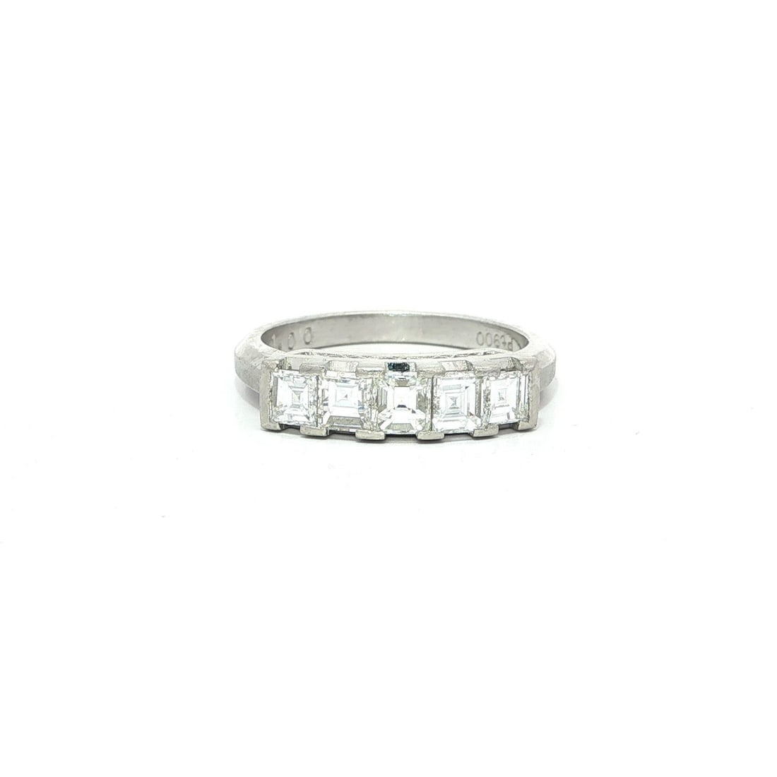 Vintage Platinum 1ctw 5 Stone Carre Diamond Band Ring: Vintage Platinum 1ctw 5 Stone Carre Diamond Band Ring This exquisite vintage band ring is crafted from solid 880+ platinum and features five natural genuine diamonds in a striking carre square step cu