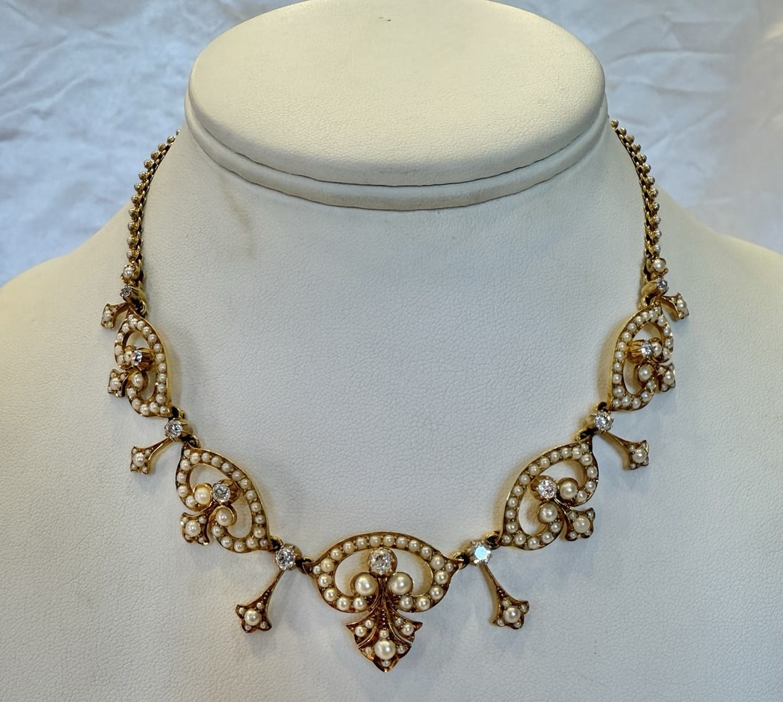 19th Century Victorian 18K Gold Diamond Pearl Necklace: 19th Century Victorian 18K Gold Diamond Pearl Necklace This exquisite Victorian antique necklace from the 19th century is crafted from 18k yellow gold, featuring a stunning combination of diamonds and