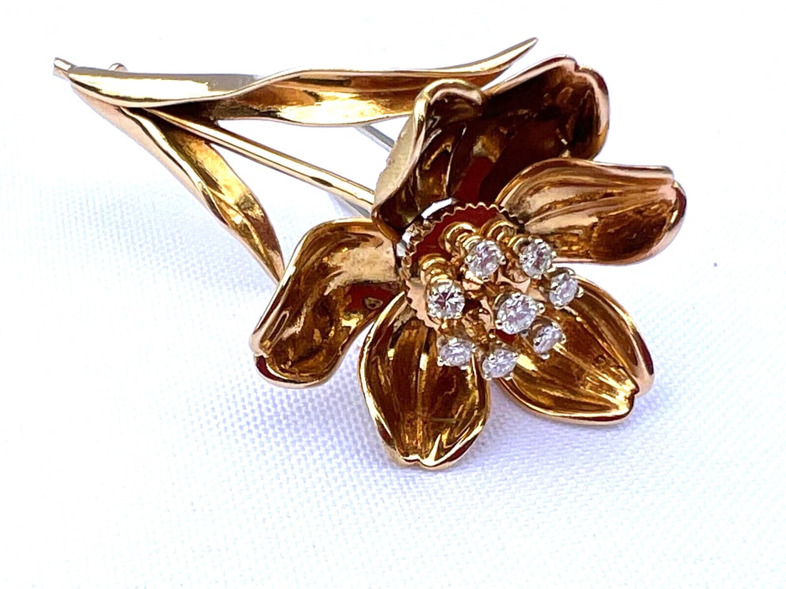 French 18K Gold Diamond Brooch Necklace Signed Hallmarked: French 18K Gold Diamond Brooch Necklace Signed Hallmarked This exquisite French brooch is crafted from 18K yellow gold and adorned with sparkling FVS diamonds totaling 0.55 ct. It showcases intricate 