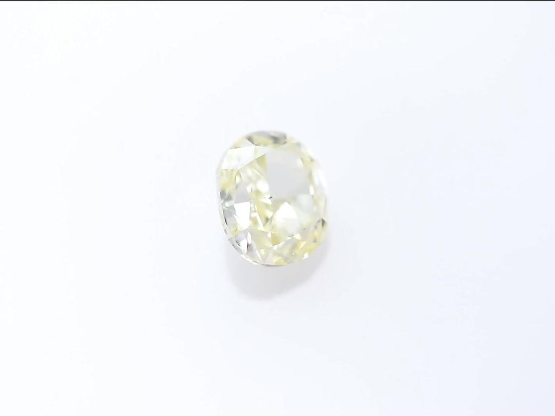 Loose Diamond - OVAL 1.61ct Fancy Light Yellow VS2: Loose Diamond - OVAL 1.61ct Fancy Light Yellow VS2 Source: Natural Shape: OVAL Carats: 1.61 Color: Fancy Light Yellow Certification: GIA Video: