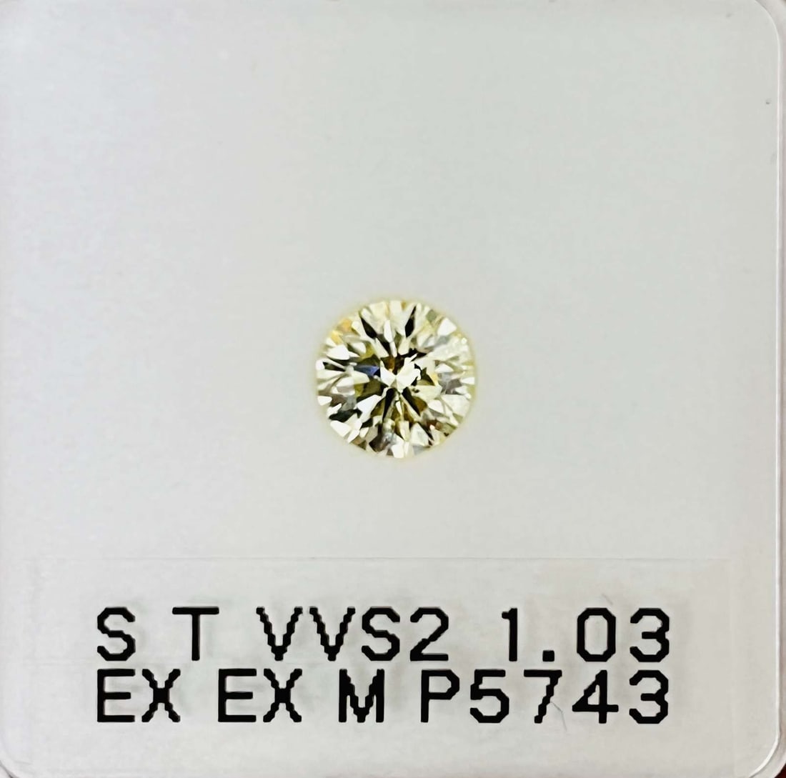 Loose Diamond - ROUND 1.03ct S-T VVS2: Loose Diamond - ROUND 1.03ct S-T VVS2 Source: Natural Shape: ROUND Carats: 1.03 Color: S-T Certification: GIA The Diamond Depot Guarantee: All items in this auction are guaranteed to be 100% authentic
