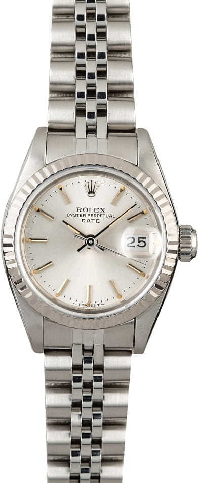 Rolex Datejust Lady 69174 Silver Stick Dial Jubilee Bracelet with Papers 1997: Rolex Datejust Lady 69174 Silver Stick Dial Jubilee Bracelet with Papers 1997 This Rolex Datejust Lady wristwatch features a silver stick dial, fluted bezel, and is presented on a Jubilee bracelet. Th