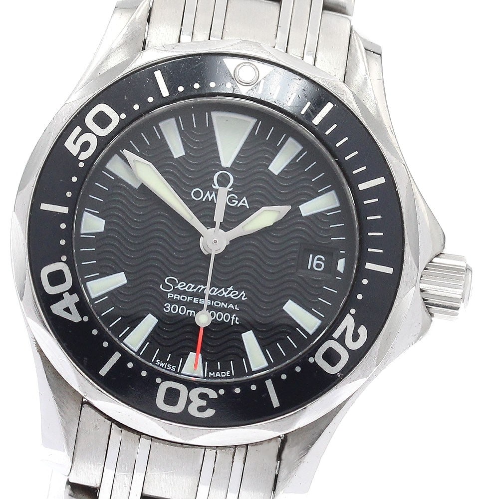 OMEGA Seamaster 300 Date Quartz Womens Wristwatch Ref 2282.50: OMEGA Seamaster 300 Date Quartz Womens Wristwatch Ref 2282.50 Omega Seamaster 300 Date quartz ladies wristwatch in pre-owned condition. Made in Switzerland and designed for women, this watch is identi