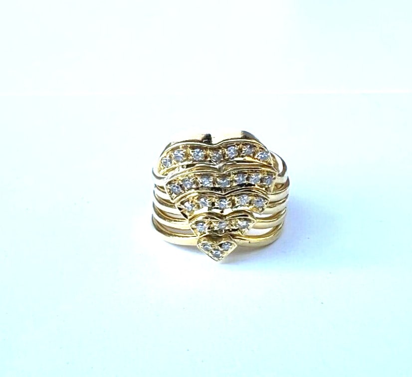 French 18K Yellow Gold Diamond Heart Stacking Ring 5 Parts: French 18K Yellow Gold Diamond Heart Stacking Ring 5 Parts This exquisite French heart ring features a stunning design made up of five stacking rings, elegantly connected by a bar-shaped component. Cr