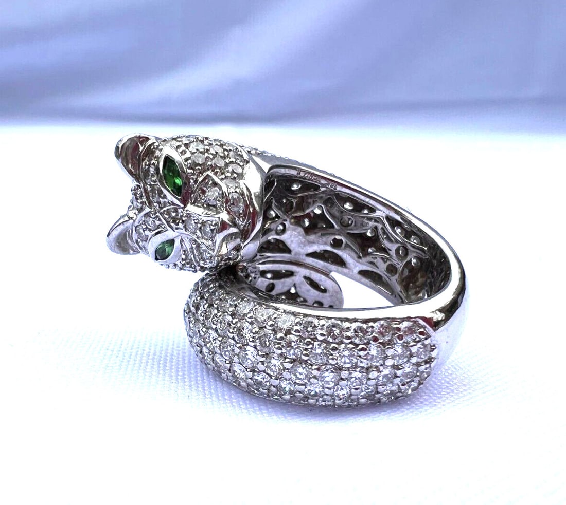 Sonia B 18K White Gold Panther Ring with Diamond Emerald 5 ct: Sonia B 18K White Gold Panther Ring with Diamond Emerald 5 ct Discover the exquisite Sonia B 18K white gold diamond emerald panther ring, a stunning piece that showcases exceptional craftsmanship and 