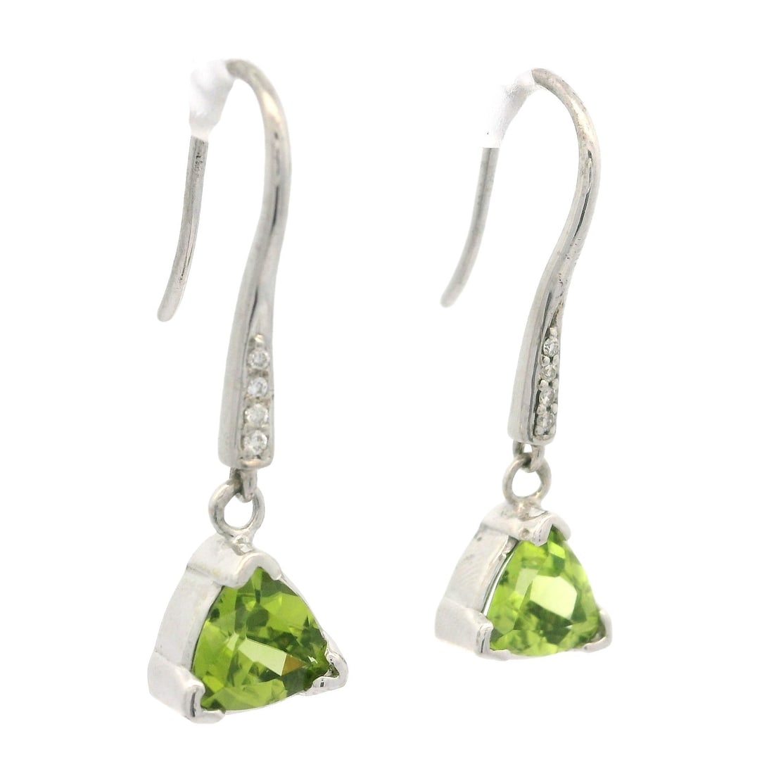 Estate Sterling Silver Dangle Earrings with Trillion Cut Peridot and Diamond Accents: Estate Sterling Silver Dangle Earrings with Trillion Cut Peridot and Diamond Accents Enhance your jewelry collection with these exquisite Estate Sterling Silver Dangle Drop Earrings, featuring a stunn