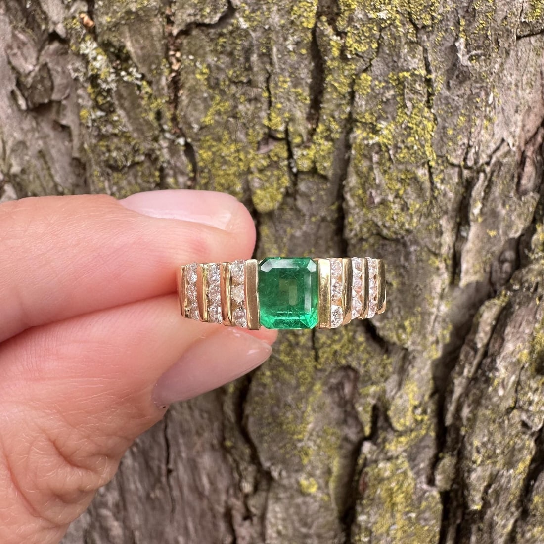 14k Yellow Gold Emerald Diamond Step Band Ring Size 5.5 (1 of 10)